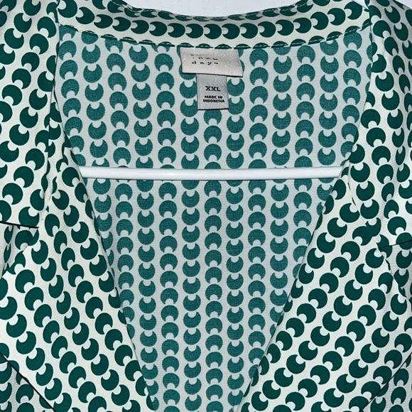 Women’s Blouse - Picture 2 of 5